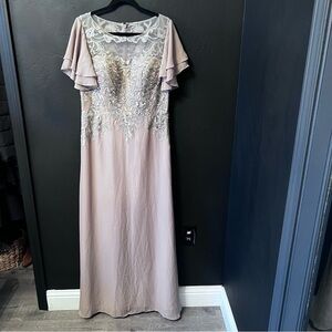 JJ’S House  women’s Maxi dress Size: 12 Color:Taupe NWT